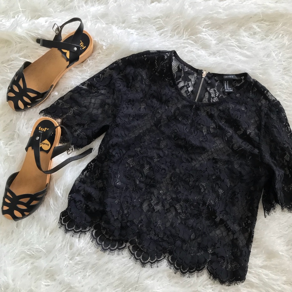 Crop top lace blouse
